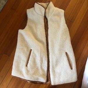 Old navy maternity Sherpa vest